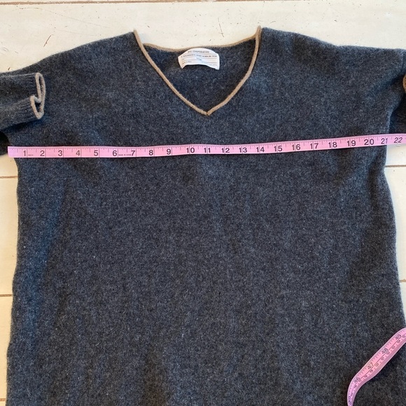 REI COOPERATIVE LAMBSWOOL SWEATER MEN’S LARGE GREY V NECK LUXURY Preppy Outdoors - Picture 8 of 8